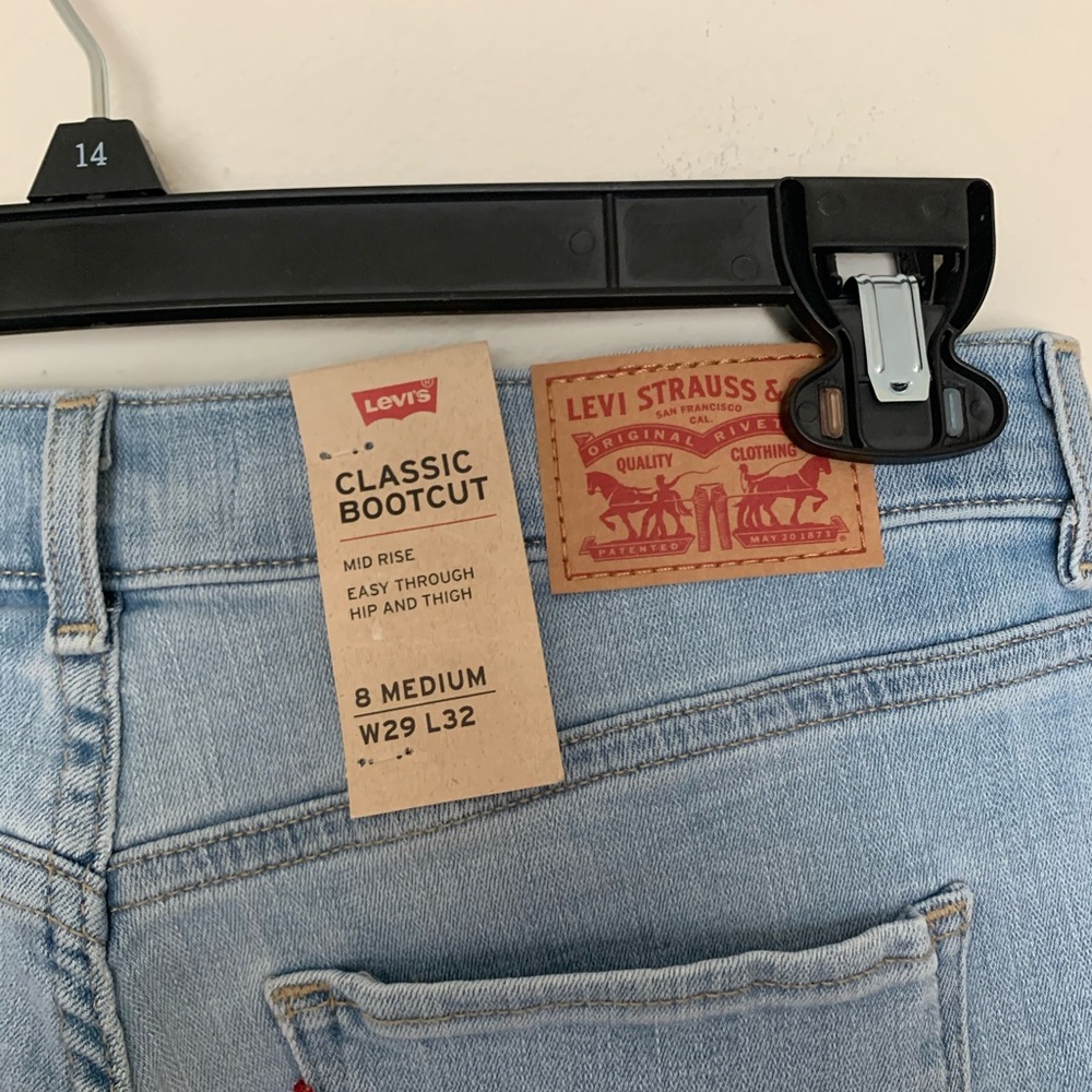 Levi’s Mid Rise Classic Bootcut Jeans - Picture 12 of 13